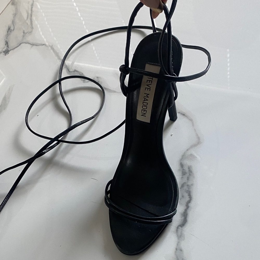 Steve Madden Elegant Black Lace-Up Heels